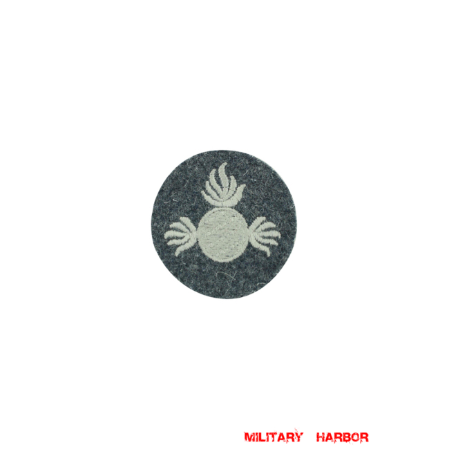 WWII German Luftwaffe aerial armorer heavy bombs personnel sleeve trade insignia WW2 german badge,wehrmacht badge,Luftwaffe badge,SS badge,LW aerial armorer heavy bombs personnel sleeve trade insignia,german badge WWII,militaria german,WWII german,wehrmacht badge,Luftwaffe badge,SS badge,WWII military surplus,WWII german insignia,german sleeve badge,SS Trade Insignia
