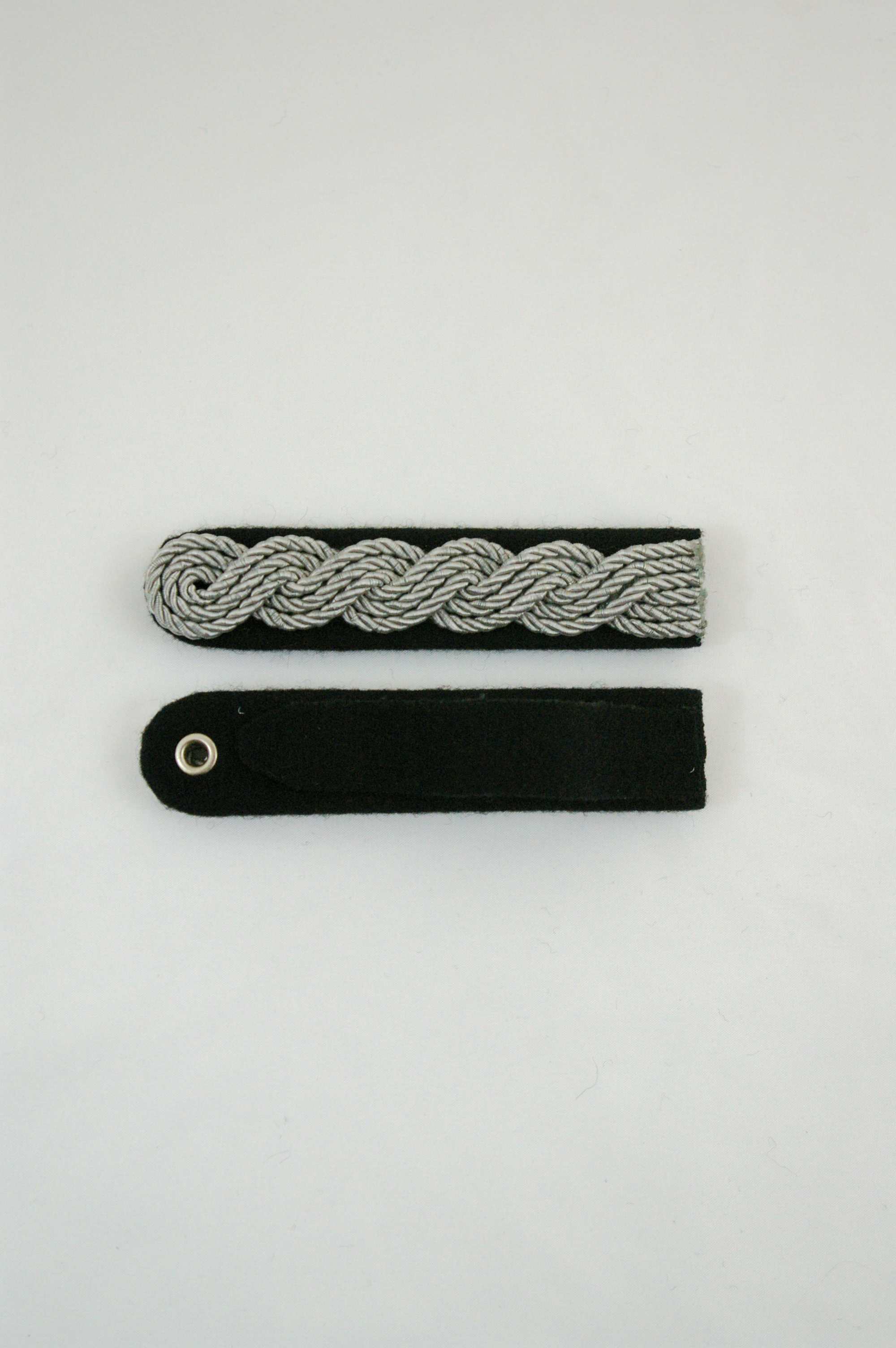 WW2 german badge,wehrmacht Shoulder Boards,Luftwaffe Shoulder Boards,SS Shoulder Boards,Allgemeine SS Shoulder Boardswehrmacht badge,WWII military surplus,WWII german insignia,shoulderboards insignia,shoulderboards cyphers,shoulderboards pin,shoulderboards badge