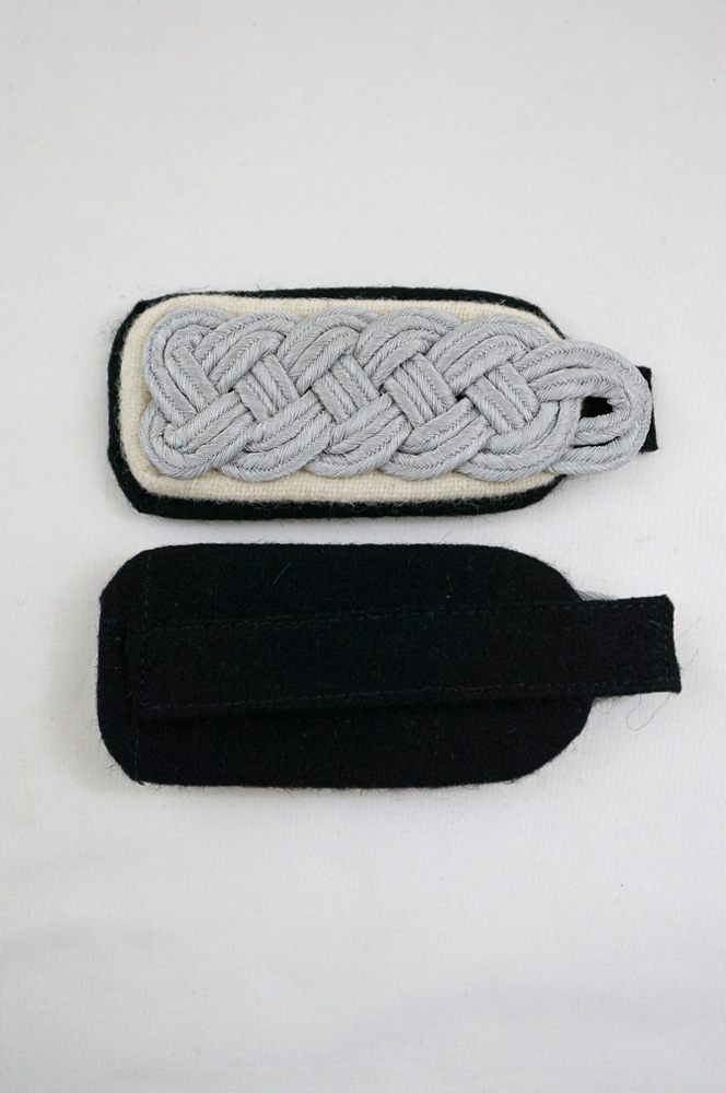WW2 german badge,wehrmacht Shoulder Boards,Luftwaffe Shoulder Boards,SS Shoulder Boards,SS infantry Major Shoulder Boardswehrmacht badge,WWII military surplus,WWII german insignia,shoulderboards insignia,shoulderboards cyphers,shoulderboards pin,shoulderboards badge