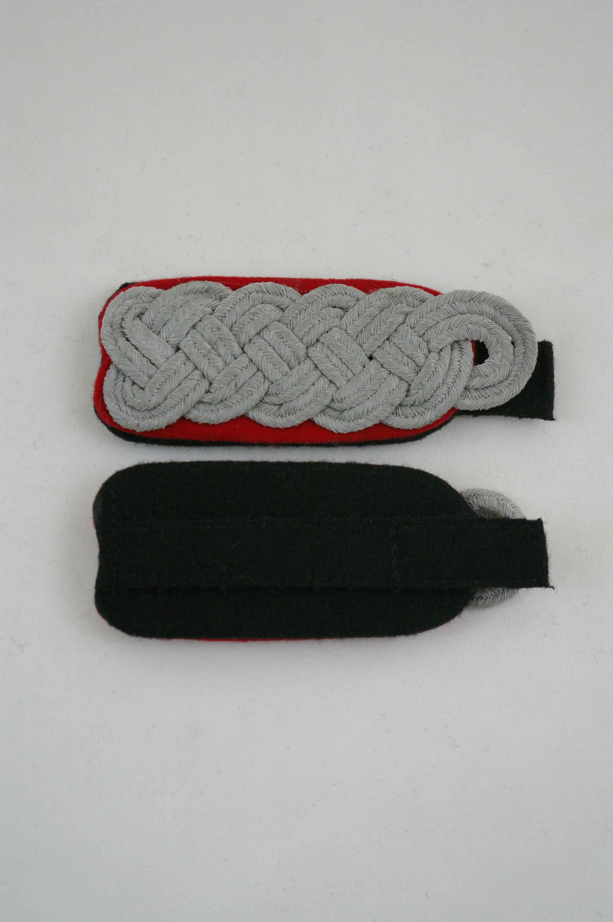 WW2 german badge,wehrmacht Shoulder Boards,Luftwaffe Shoulder Boards,SS Shoulder Boards,SS artillery major Shoulder Boardswehrmacht badge,WWII military surplus,WWII german insignia,shoulderboards insignia,shoulderboards cyphers,shoulderboards pin,shoulderboards badge