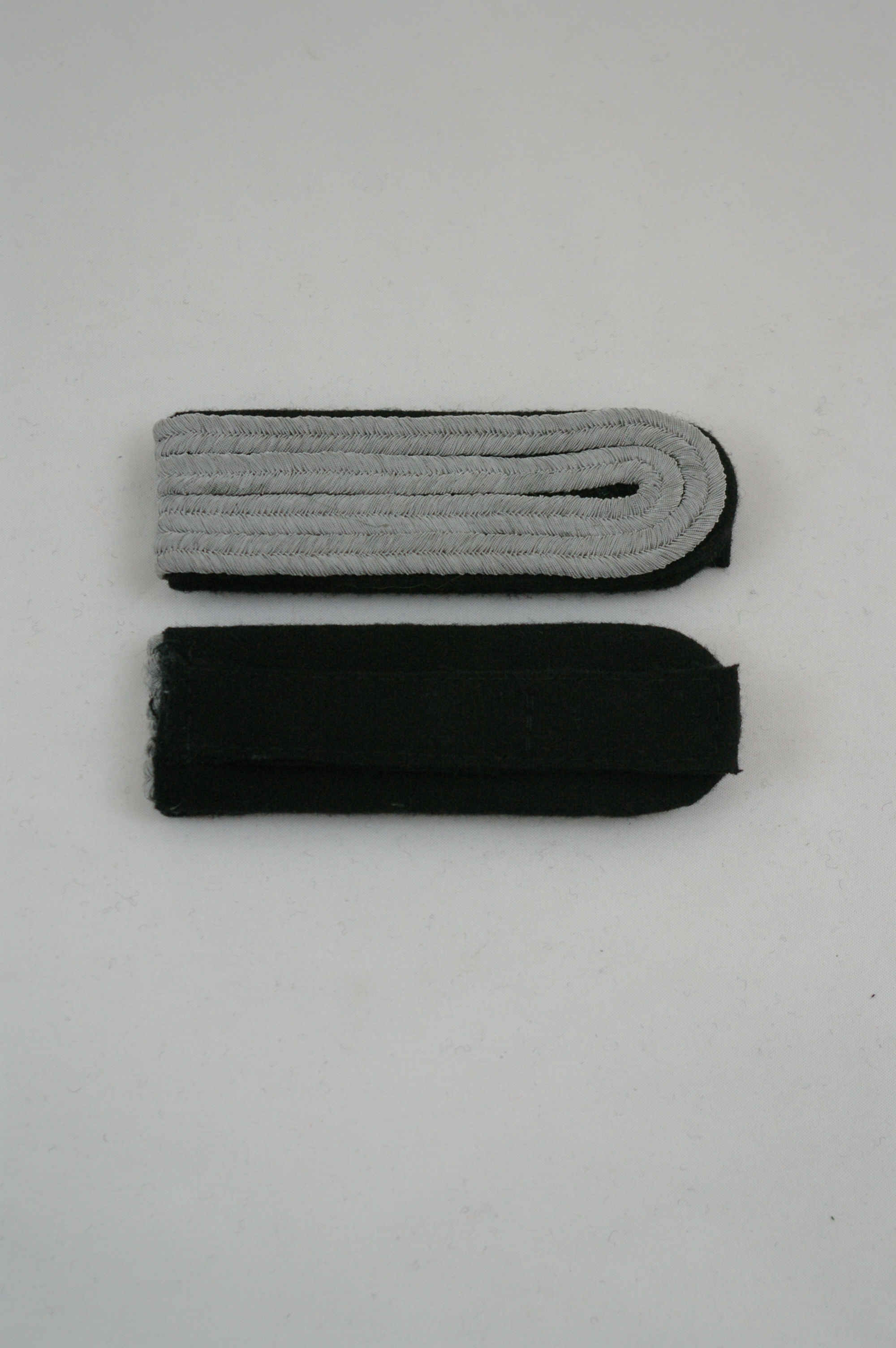 WW2 german badge,wehrmacht Shoulder Boards,Luftwaffe Shoulder Boards,SS Shoulder Boards,SS Pioneer Officer Shoulder Boardswehrmacht badge,WWII military surplus,WWII german insignia,shoulderboards insignia,shoulderboards cyphers,shoulderboards pin,shoulderboards badge
