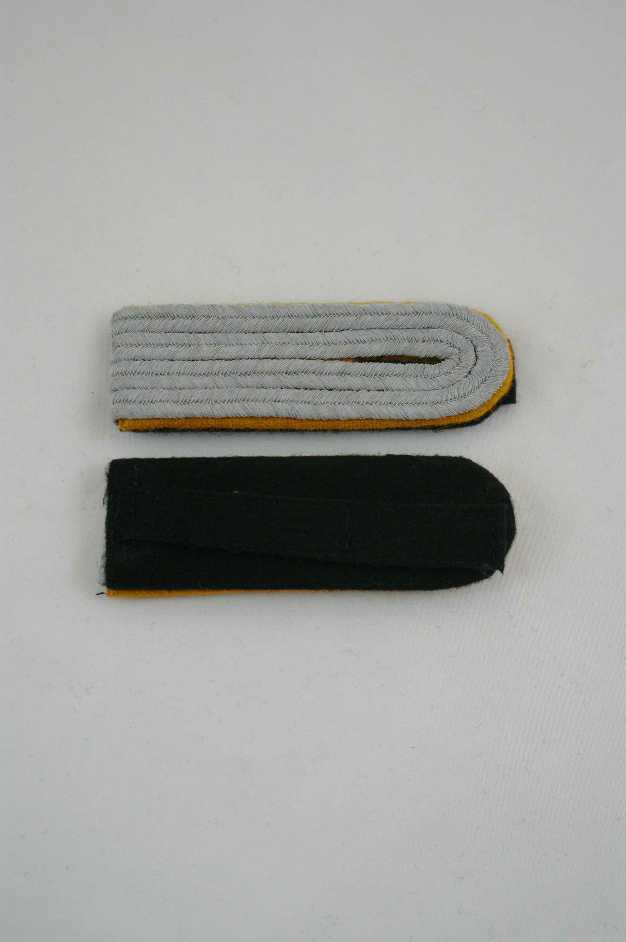 WW2 german badge,wehrmacht Shoulder Boards,Luftwaffe Shoulder Boards,SS Shoulder Boards,SS cavalry Officer Shoulder Boardswehrmacht badge,WWII military surplus,WWII german insignia,shoulderboards insignia,shoulderboards cyphers,shoulderboards pin,shoulderboards badge