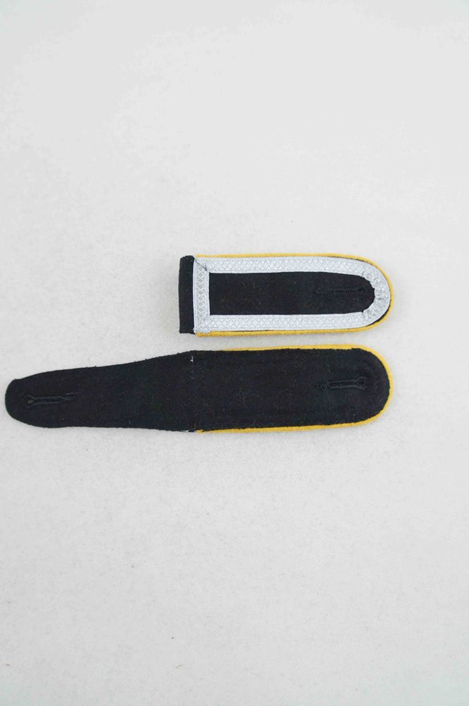WW2 german badge,wehrmacht Shoulder Boards,Luftwaffe Shoulder Boards,SS Shoulder Boards,SS cavalry recon Shoulder Boardswehrmacht badge,WWII military surplus,WWII german insignia,shoulderboards insignia,shoulderboards cyphers,shoulderboards pin,shoulderboards badge
