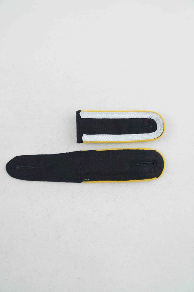 WW2 german badge,wehrmacht Shoulder Boards,Luftwaffe Shoulder Boards,SS Shoulder Boards,SS cavalry recon Shoulder Boardswehrmacht badge,WWII military surplus,WWII german insignia,shoulderboards insignia,shoulderboards cyphers,shoulderboards pin,shoulderboards badge