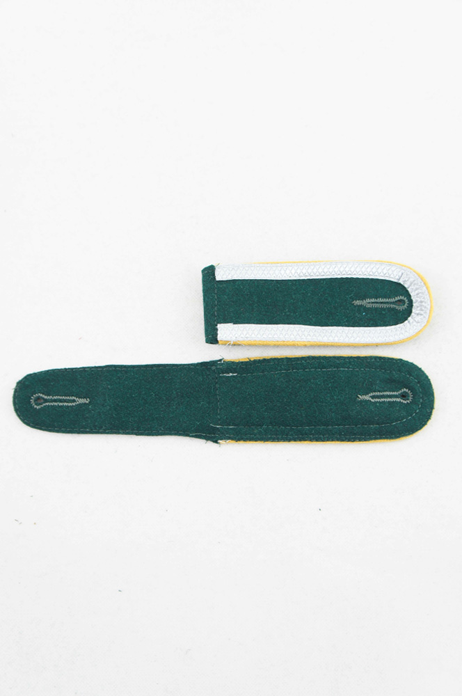 WW2 german badge,wehrmacht Shoulder Boards,Luftwaffe Shoulder Boards,SS Shoulder Boards,Heer cavalry recon Shoulder Boardswehrmacht badge,WWII military surplus,WWII german insignia,shoulderboards insignia,shoulderboards cyphers,shoulderboards pin,shoulderboards badge
