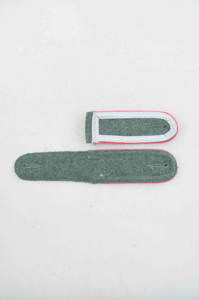 WW2 german badge,wehrmacht Shoulder Boards,Luftwaffe Shoulder Boards,SS Shoulder Boards,Heer panzer shoulder boardswehrmacht badge,WWII military surplus,WWII german insignia,shoulderboards insignia,shoulderboards cyphers,shoulderboards pin,shoulderboards badge