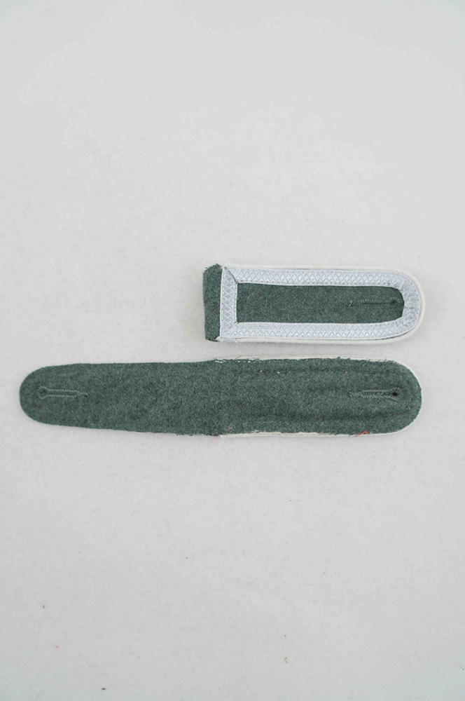 WW2 german badge,wehrmacht Shoulder Boards,Luftwaffe Shoulder Boards,SS Shoulder Boards,Heer infantry Shoulder Boardswehrmacht badge,WWII military surplus,WWII german insignia,shoulderboards insignia,shoulderboards cyphers,shoulderboards pin,shoulderboards badge