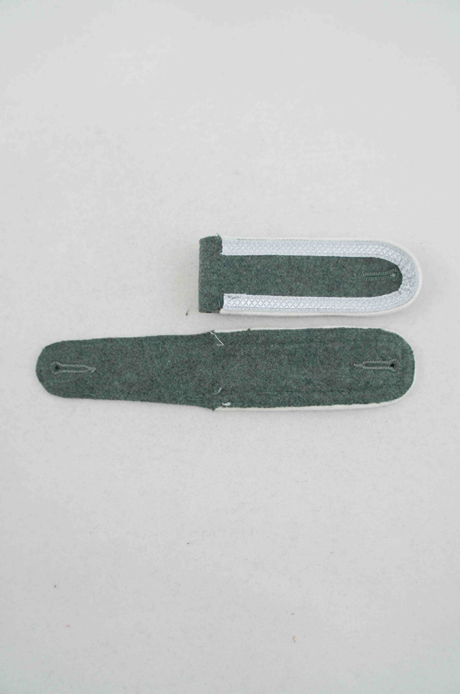 WW2 german badge,wehrmacht Shoulder Boards,Luftwaffe Shoulder Boards,SS Shoulder Boards,Heer infantry Shoulder Boardswehrmacht badge,WWII military surplus,WWII german insignia,shoulderboards insignia,shoulderboards cyphers,shoulderboards pin,shoulderboards badge