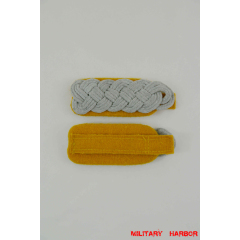 WW2 german badge,wehrmacht Shoulder Boards,Luftwaffe Shoulder Boards,SS Shoulder Boards,Luftwaffe Flight Fallschirmjager Shoulder Boardswehrmacht badge,WWII military surplus,WWII german insignia,shoulderboards insignia,shoulderboards cyphers,shoulderboards pin,shoulderboards badge
