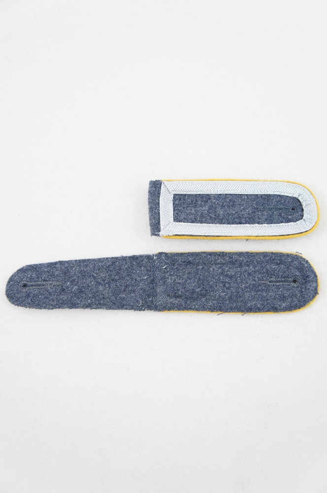WW2 german badge,wehrmacht Shoulder Boards,Luftwaffe Shoulder Boards,SS Shoulder Boards,Luftwaffe flight shoulder boardswehrmacht badge,WWII military surplus,WWII german insignia,shoulderboards insignia,shoulderboards cyphers,shoulderboards pin,shoulderboards badge