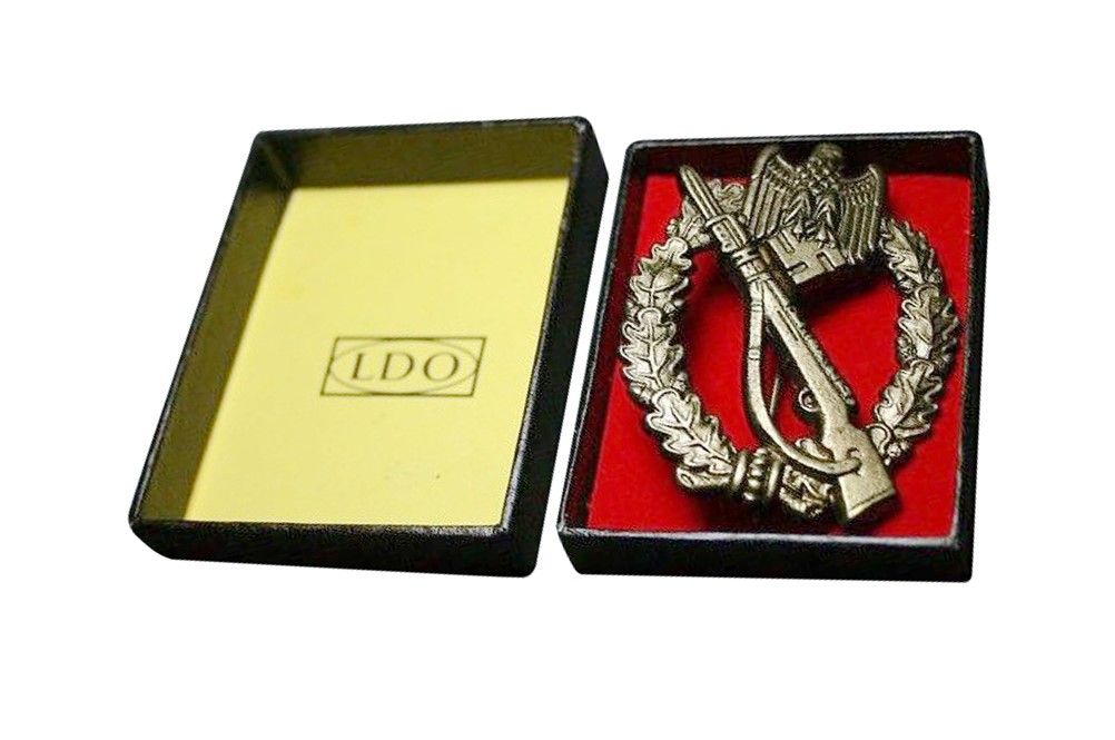 WW2 german medal,SS insignia,Imperial German badge,german badge,Tank Destruction,german medals WWII,german insignia,WW2 german medals,WW2 medals,WW2 order,german order,German Combat and Service Awards