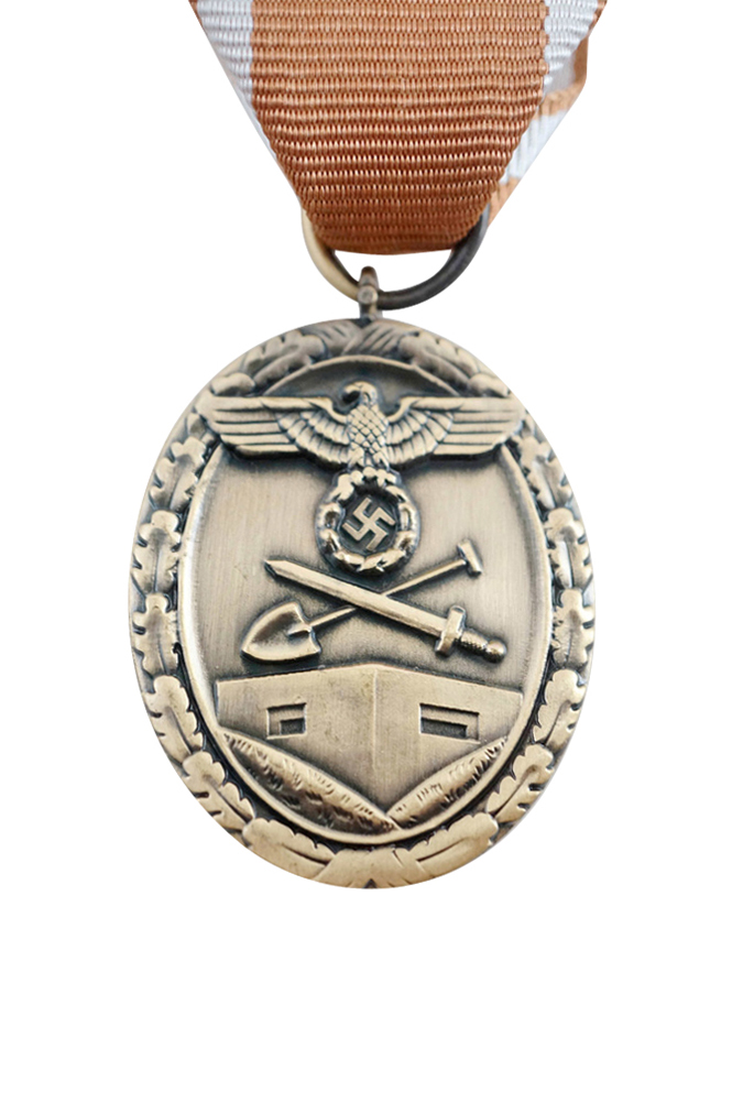 WW2 german medal,SS insignia,wehrmacht badge,german badge,West wall medal,german medals WWII,german insignia,WW2 german medals,WW2 medals,WW2 order,german order,German War Honor and Merit Cross