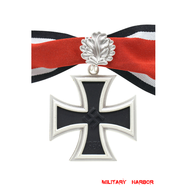 Three-Piece Knight's Cross with Oak Leaf WW2 german medal,SS insignia,wehrmacht badge,iron cross,knights cross,german medals WWII,german insignia,WW2 german medals,WW2 medals,WW2 order,german order,German Iron Cross