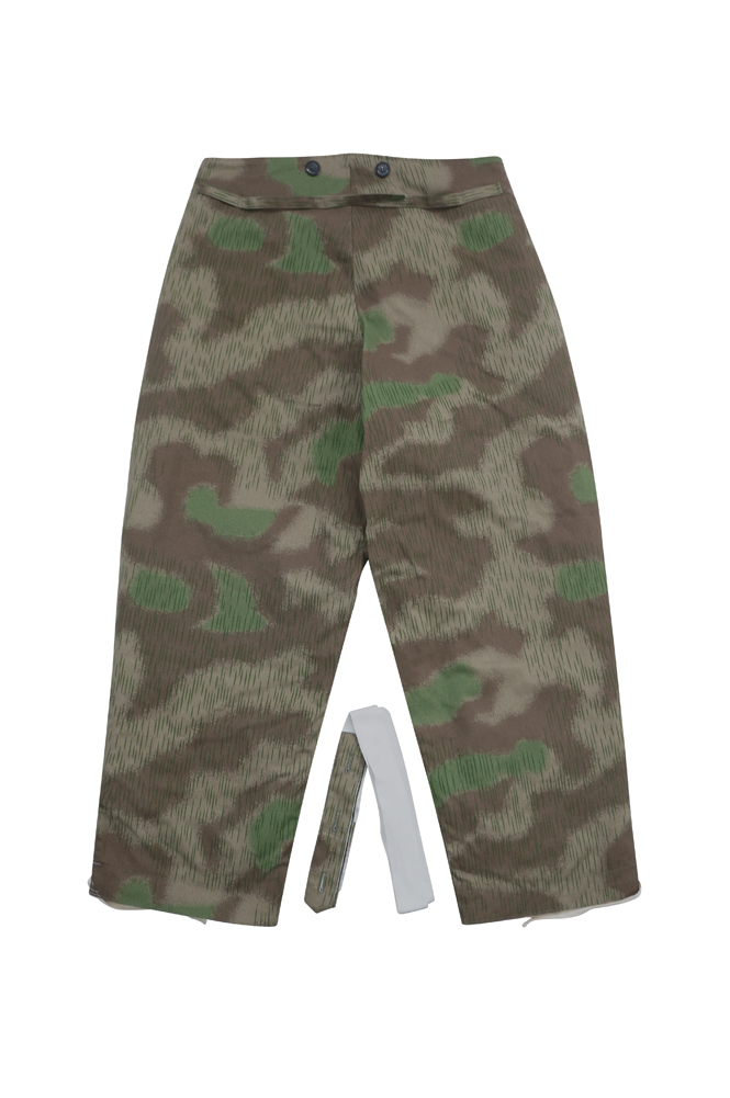 German Camo trousers,German uniforms,SS uniforms,Wehrmacht uniforms,WW2 uniforms,Marsh Sumpfsmuster 44 with Splinter,WW2 camo,WWII camo,WW2 German camouflage,WWII German camouflage,German Camo Uniform,winter parka