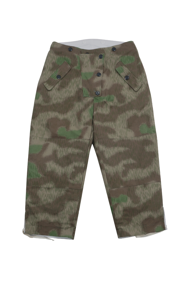 German Camo trousers,German uniforms,SS uniforms,Wehrmacht uniforms,WW2 uniforms,Marsh Sumpfsmuster 44 with Splinter,WW2 camo,WWII camo,WW2 German camouflage,WWII German camouflage,German Camo Uniform,winter parka
