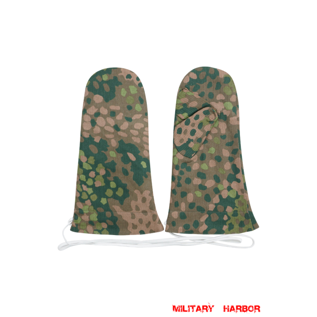 WWII German Reversible Winter Parka Mittens Gloves in Dot Camo german mittens,ww2 gloves,german camo mittnes,german Reversible mittens,german parka mittens,dot mittens
